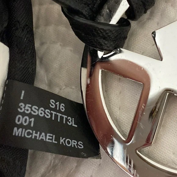 Michael Kors - Saffiano Leather Structured Tote - Picture 9 of 17